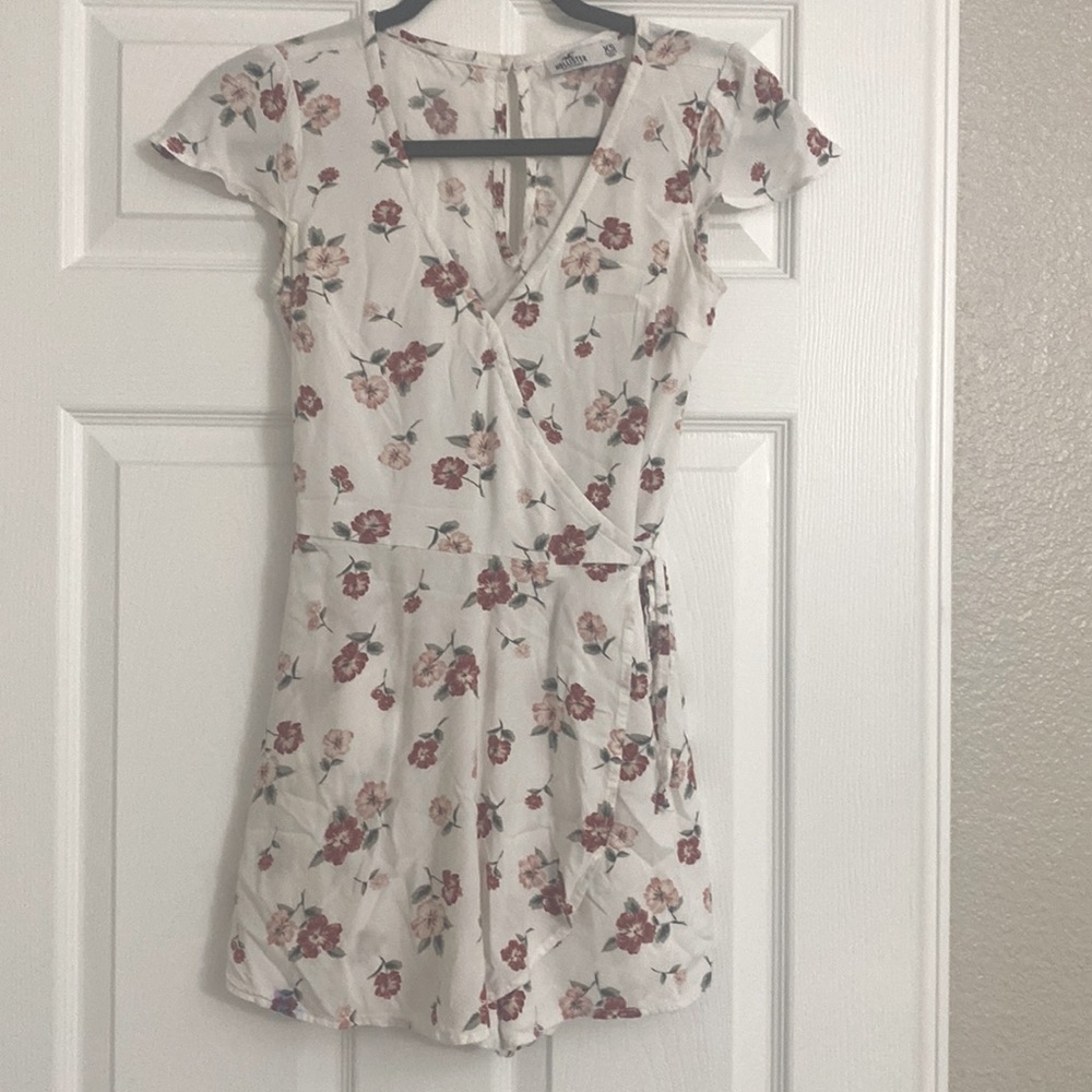Hollister floral skort romper XS